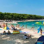 Ana * Primošten