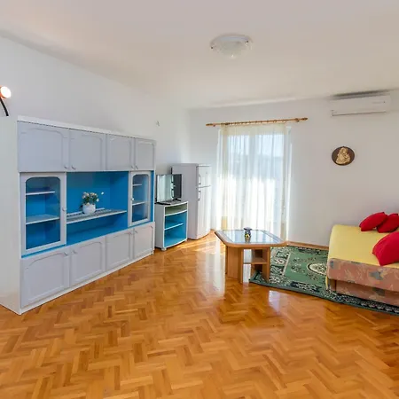 Ana * 프리모스턴