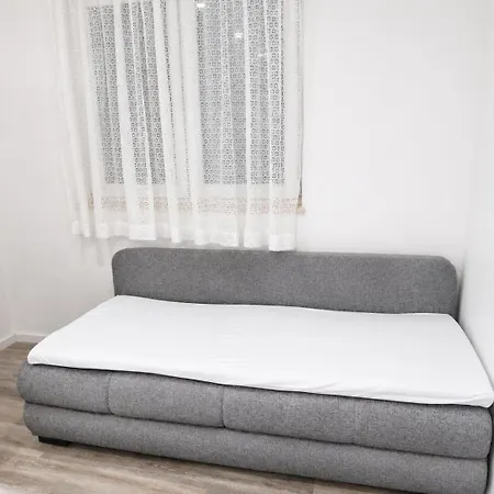 Ana * Primošten