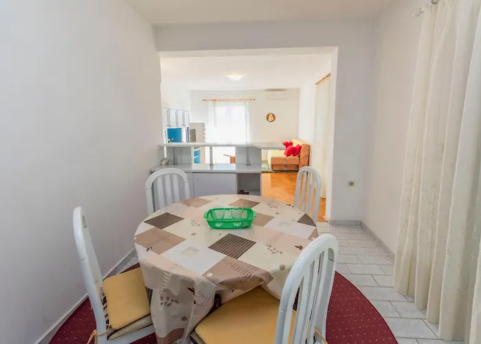 Apartment Ana Primosten